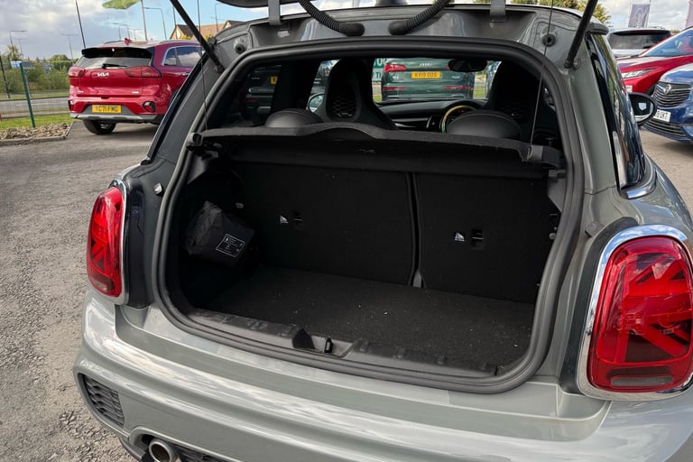 2020 MINI Hatch 1.5 Cooper Sport II 3dr [Comfort/Nav Pack] Hatchback PETROL Manual