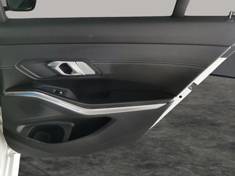 2021 BMW 3 Series 2.0 330e 12kWh M Sport Saloon 4dr Petrol Plug-in Hybrid Auto Euro 6 (s/s) ( Sal...