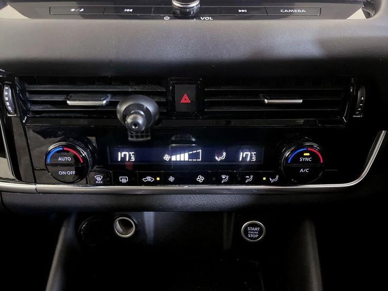 2022 Nissan Qashqai 1.3 DIG-T MHEV N-Connecta Euro 6 (s/s) 5dr Manual SUV Hybrid Manual