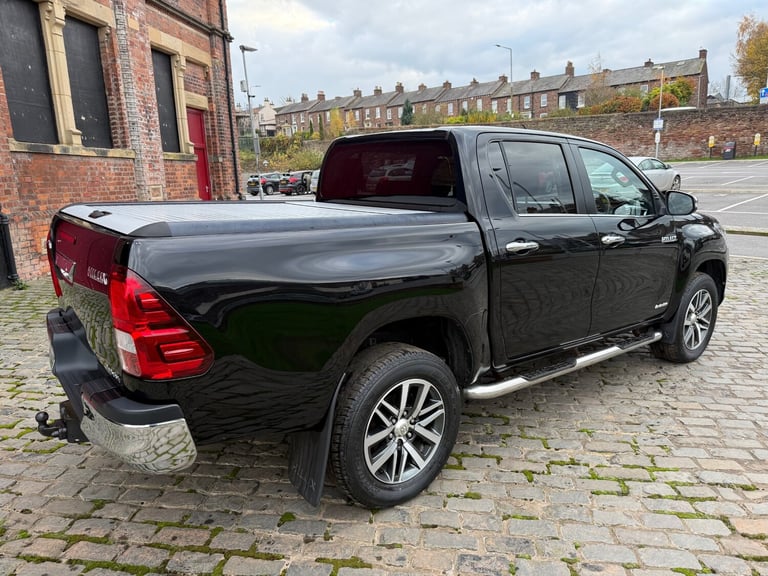 2017 Toyota Hilux Invincible D/Cab Pick Up 2.4 D-4D PICK UP Diesel Manual