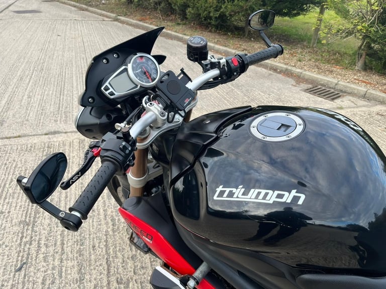 2013 13 TRIUMPH SPEED TRIPLE 1050 R BLACK NEW MOT HISTORY 12k MILES NAKED
