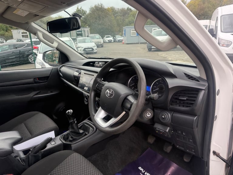 2019 Toyota Hi-lux 2.4 D-4D Active Pickup Double Cab 4dr Diesel Manual 4WD Euro