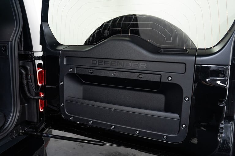 2024 Land Rover Defender 3.0 D250 X-Dynamic HSE 90 3dr Auto ESTATE DIESEL Automatic