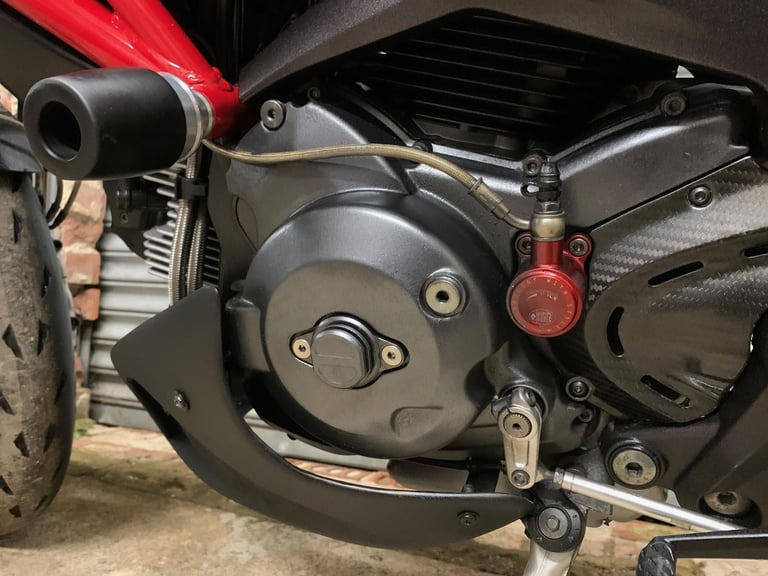 2010 Ducati M1100 MONSTER STREETFIGHTER STYLE CLASSIC MOTORCYCLE (LOW MILES)