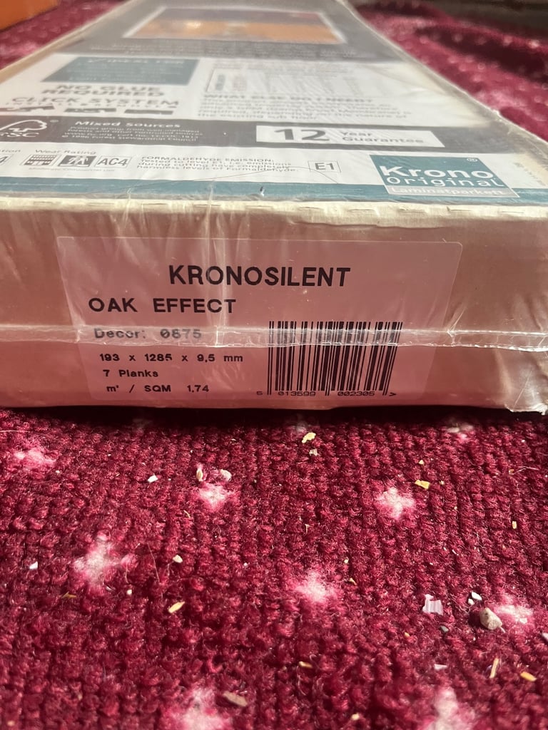 Oak effect laminate flooring X8 unopened packs