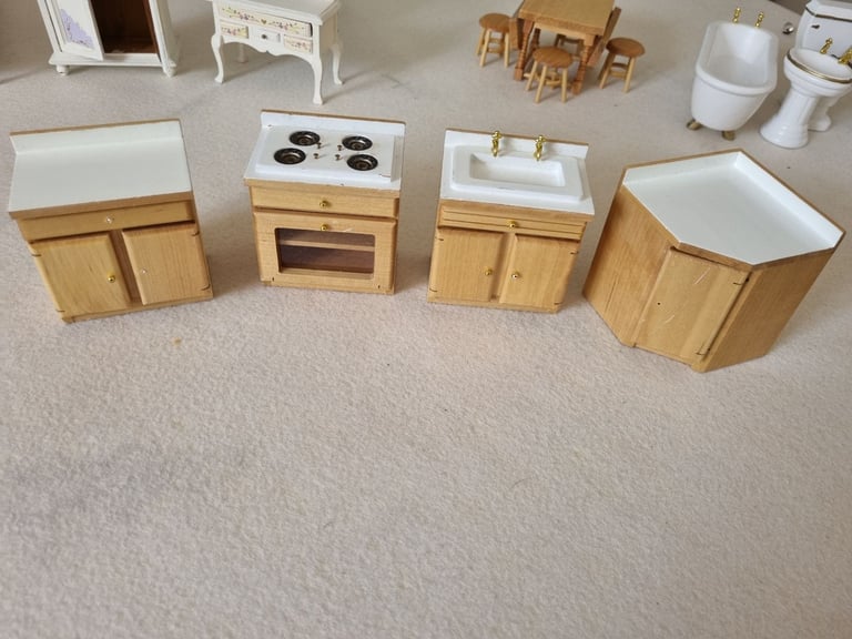 Dolls house furniture. 