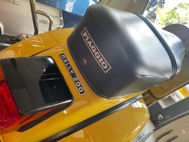 VESPA PAGGIO PX 125 number 204 Ron Daley special 