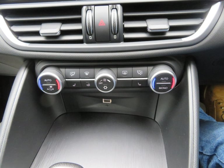 2016 66 ALFA ROMEO GIULIA 2.2 TD SUPER SALOON 4DR DIESEL AUTOMATIC EURO 6 (S/S) 