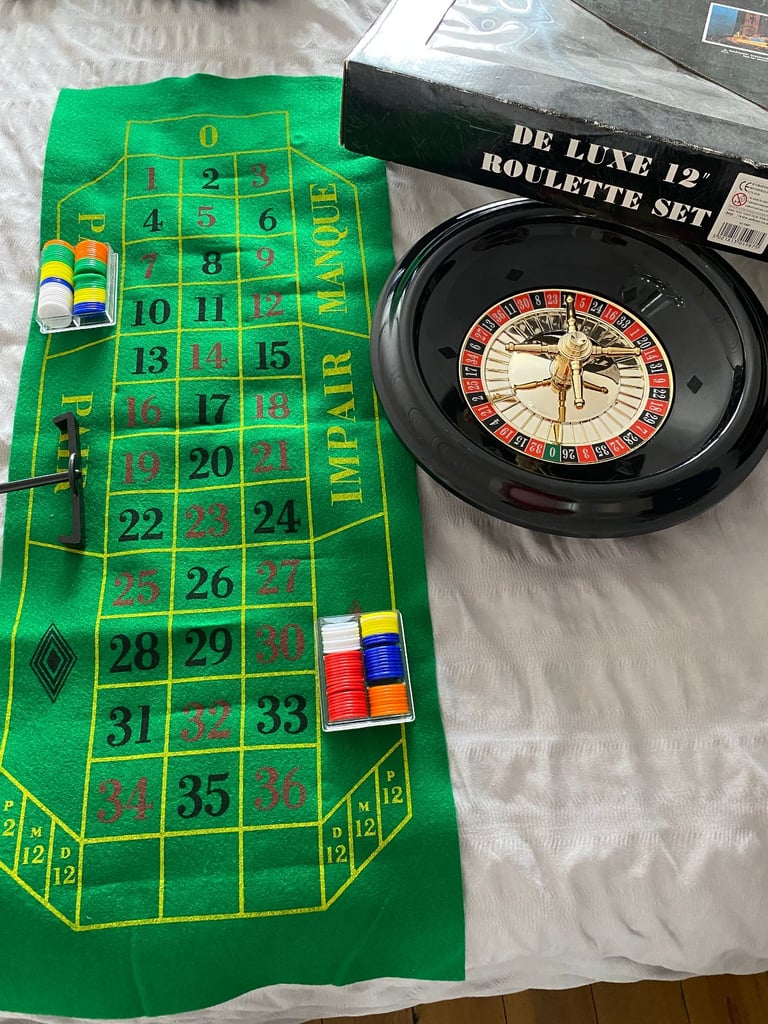 Roulette game (with the box) very good condition
