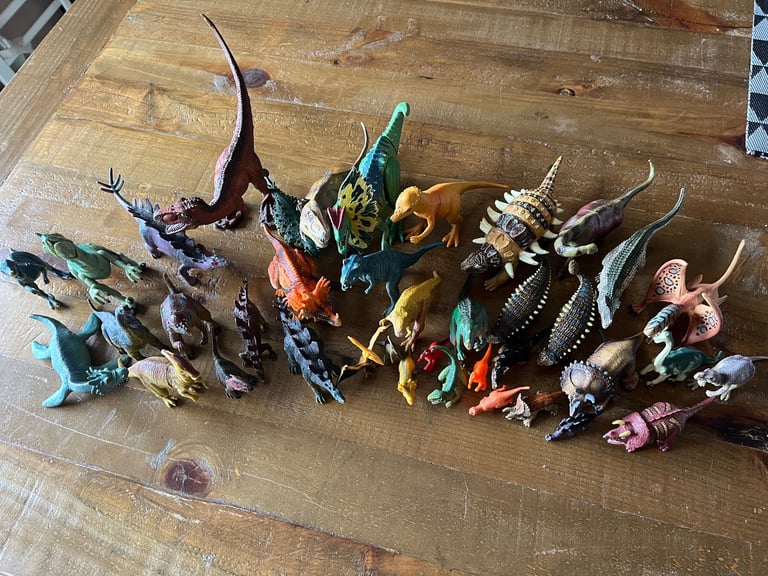 40 dinosaur toys 