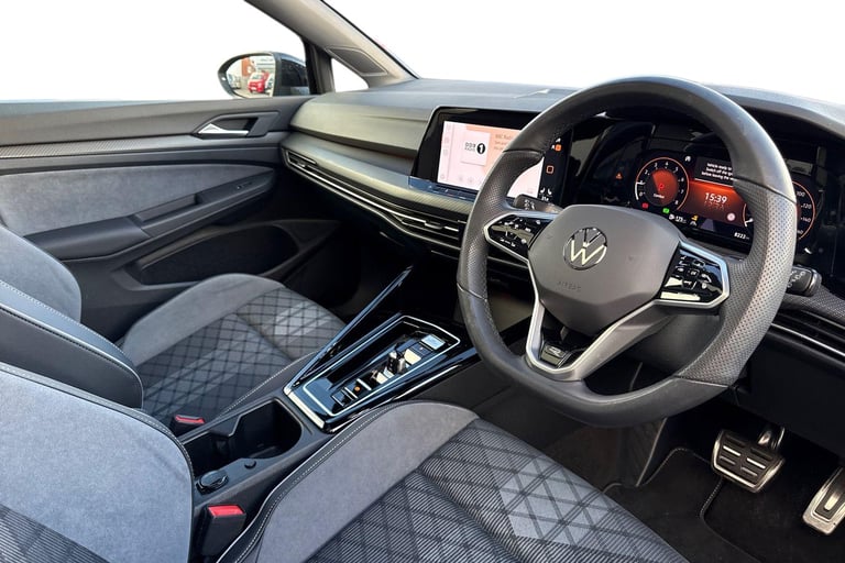 2024 Volkswagen Golf 1.5 eTSI 150 R-Line 5dr DSG Ã¢Â­ÂSunroof, Winter Pack, 18 Bergamo Alloys Ã ...