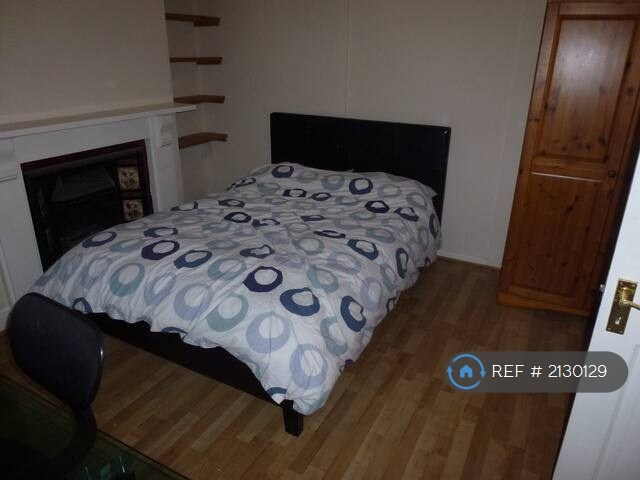 5 bedroom house in Shelbourne Road, Bournemouth, BH8 (5 bed) (#2130129)