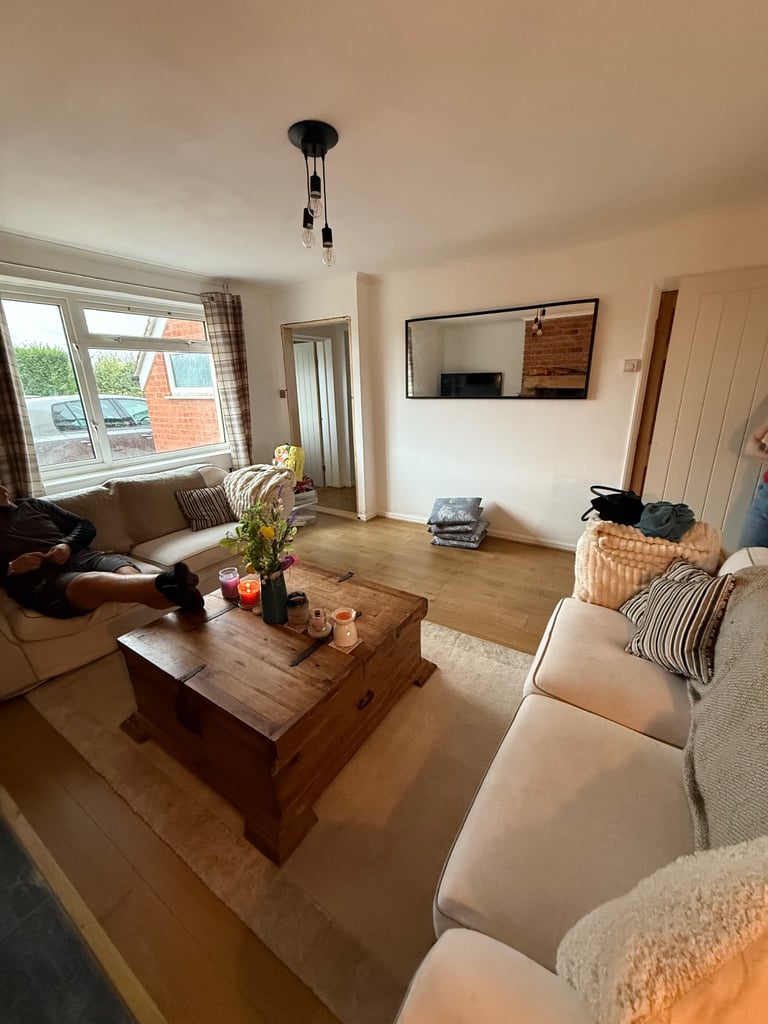 Solid wood storage coffee table 