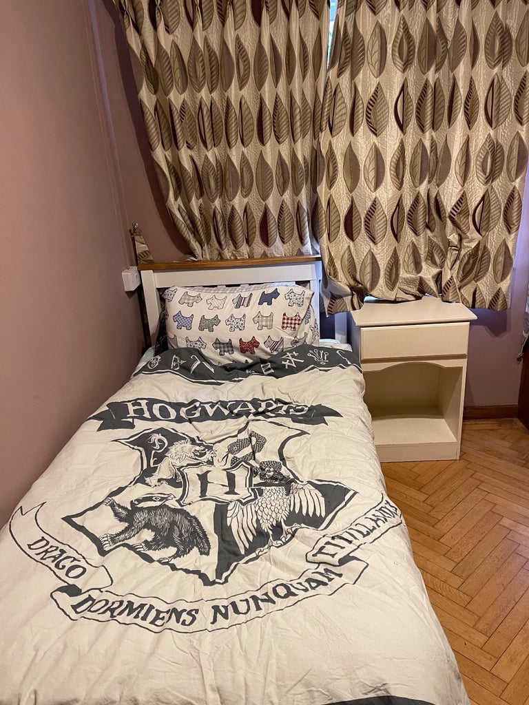 Single room to let in Purley