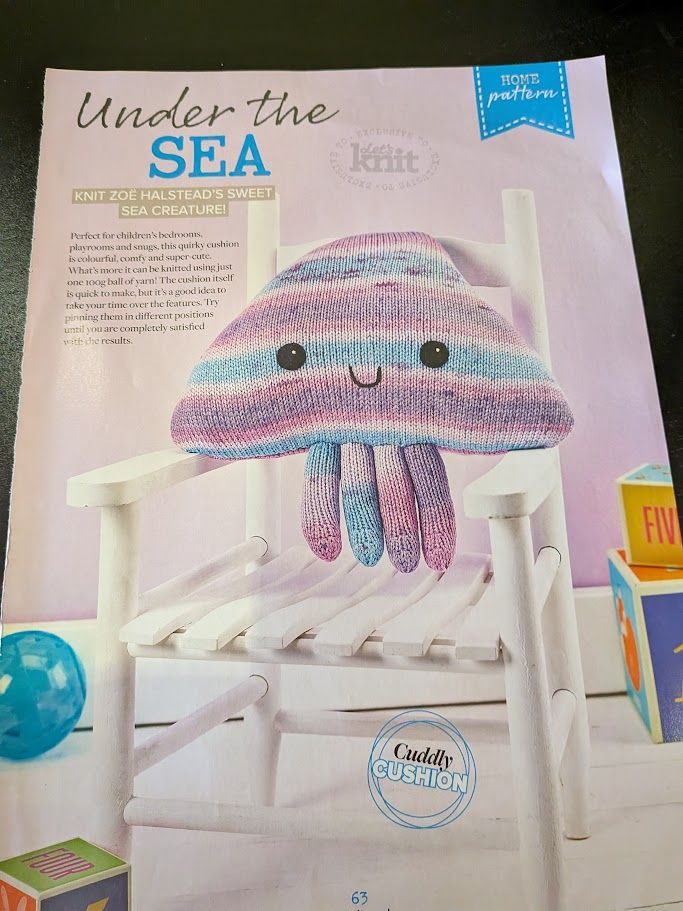 image for 'Under The Sea' Jelly Fish Cushion Knitting Pattern. 
