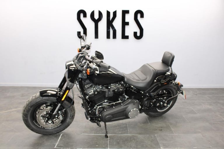 2021 Harley-Davidson FXFBS Softail Fat Bob in Vivid Black 
