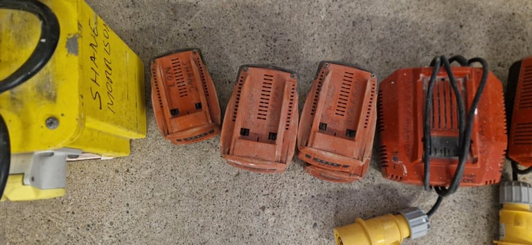 5 hilti 22v batteries 3 hilti 11OV chargers 11OV transformer 