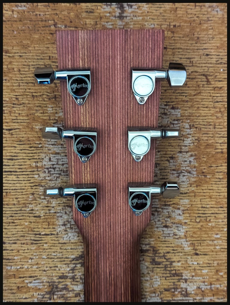 Guitar - Martin DCPA5 electro acoustic + hardcase 