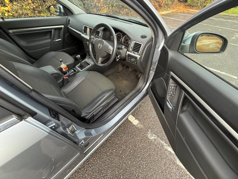 Vauxhall, VECTRA, Hatchback, 2009, Manual, 1796 (cc), 5 doors