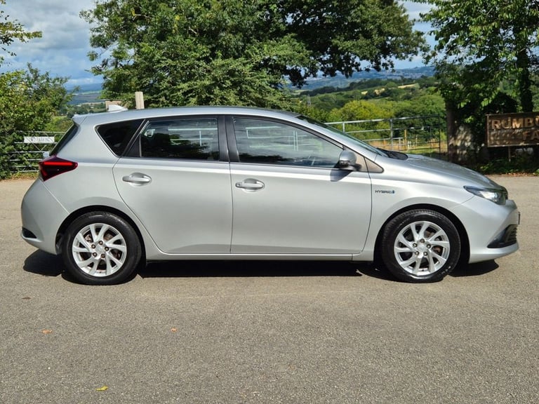 2018 Toyota Auris 1.8 VVT-h Icon Tech Hatchback 5dr Petrol Hybrid CVT Euro 6 (s/s) (136 ps) Hatch...