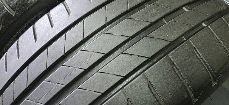 225 45 18   2 x tyres Bridgestone Turanza TOO5 MO