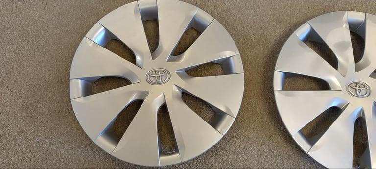 Brand New Unused Not Fitted Genuine Toyota 15 Wheel Trims Hub Caps