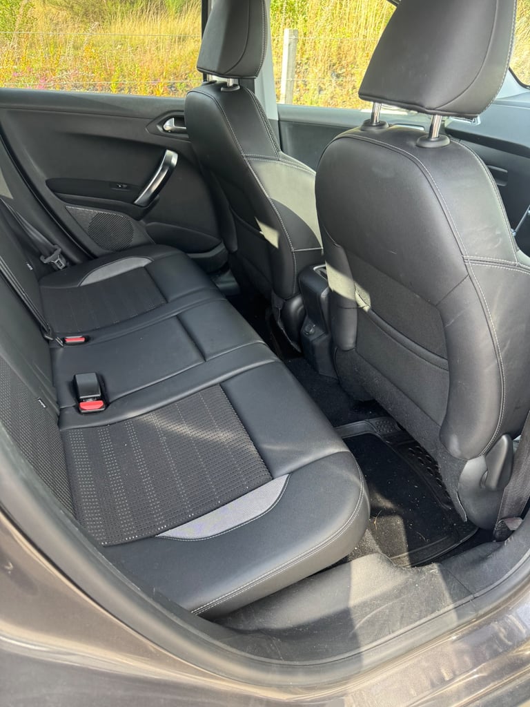 Peugeot, 2008, Hatchback, 2014, Manual, 1560 (cc), 5 doors