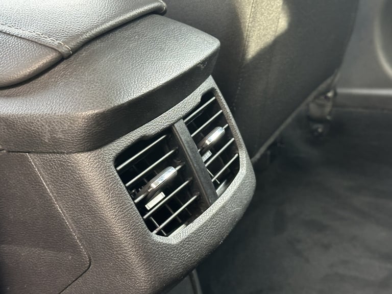 2015 Ford Mondeo 2.0 TDCi EcoNetic Zetec Diesel Manual 5 Door Hatchback Black