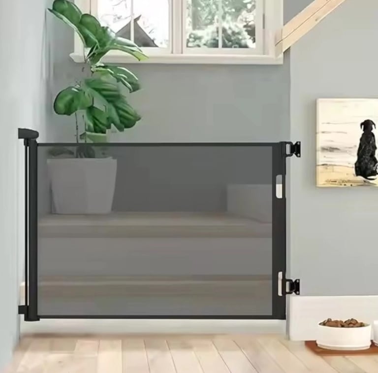Retractable Pet Dog Gate Safety Guard Folding Baby Toddler Stair Gates Isolation
