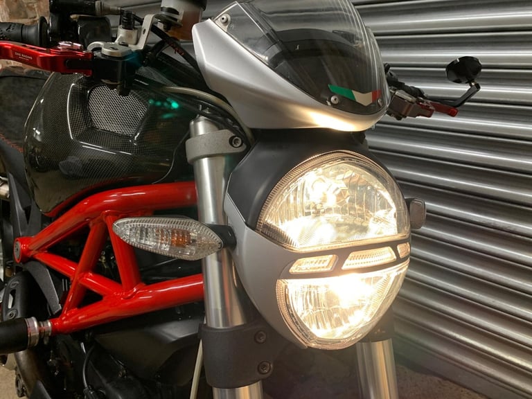 2010 Ducati M1100 MONSTER STREETFIGHTER STYLE CLASSIC MOTORCYCLE (LOW MILES)