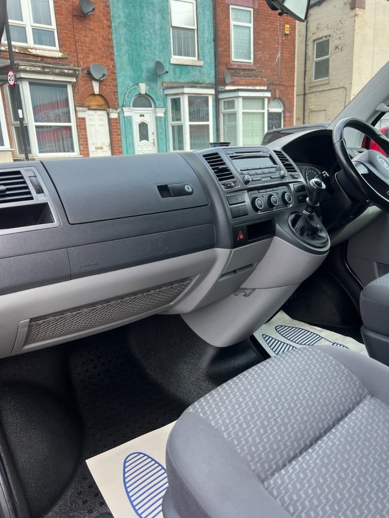 2014 Volkswagen Transporter 2.0 BiTDI T32 Highline Kombi 4dr Diesel Manual 4MOTION L1 H1 (214 g/k...