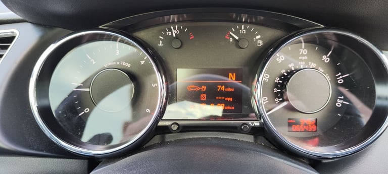 Peugeot, 3008, Hatchback, 2014, Semi-Auto, 1560 (cc), 5 doors