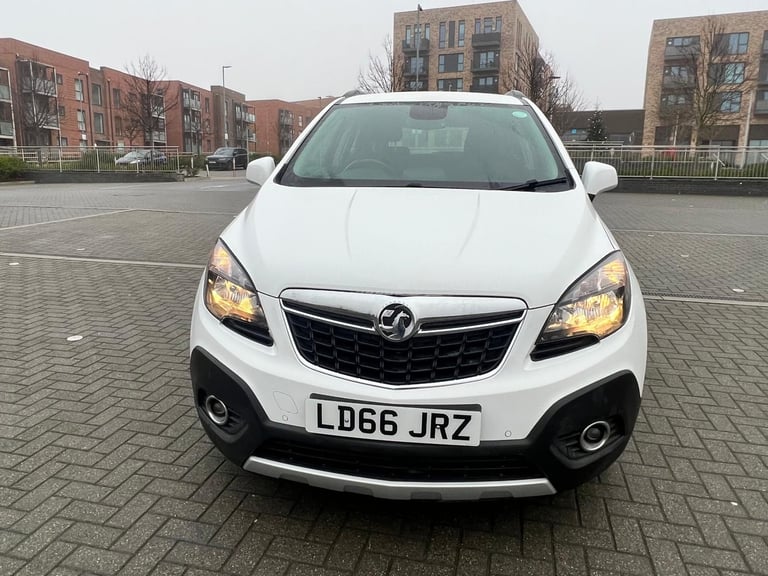 IMMACULATE 2016 VAUXHALL MOKKA TECH LINE START/STOP with only 42K Miles 1.6L PETROL Engine