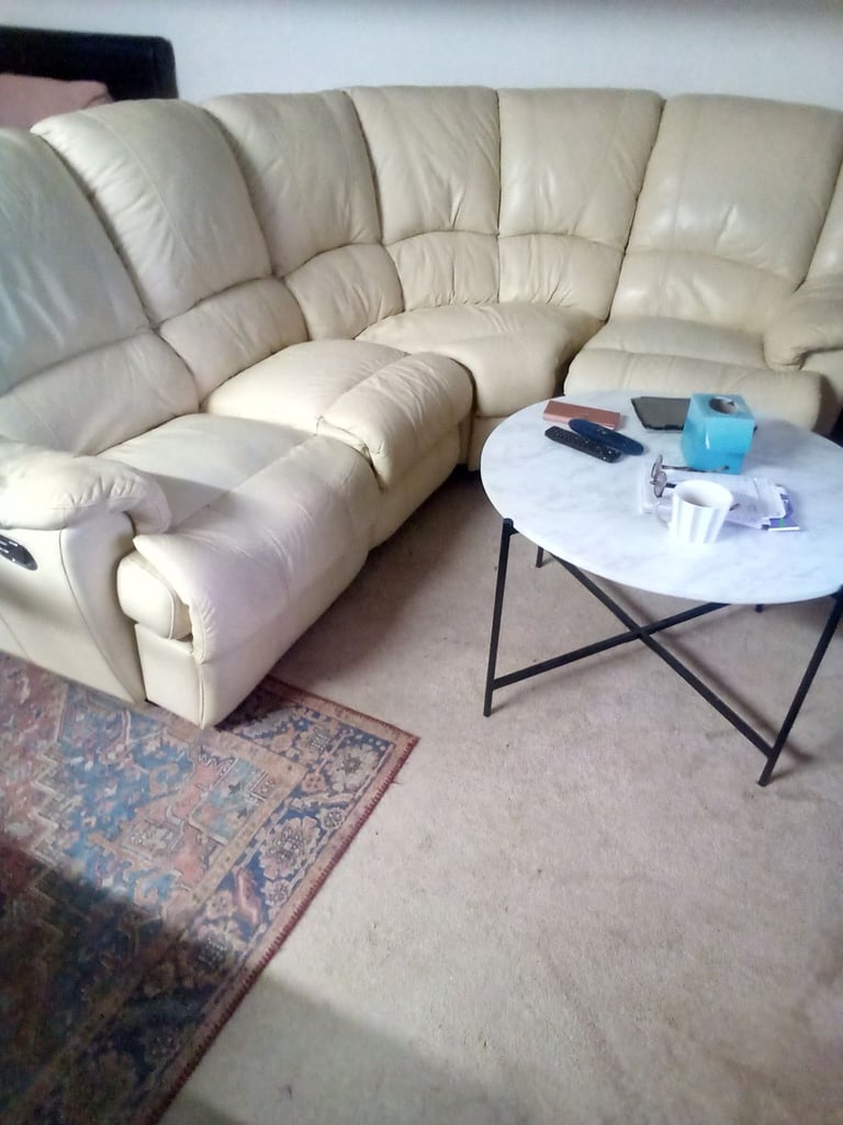 Cream leather 4 seater corner sofa 