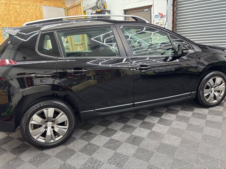 Peugeot, 2008, Hatchback, 2017, Manual, 1199 (cc), 5 doors