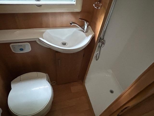 2010 AUTO-TRAIL NAVAJO 4 BERTH AUTOMATIC MOTORHOME FOR SALE