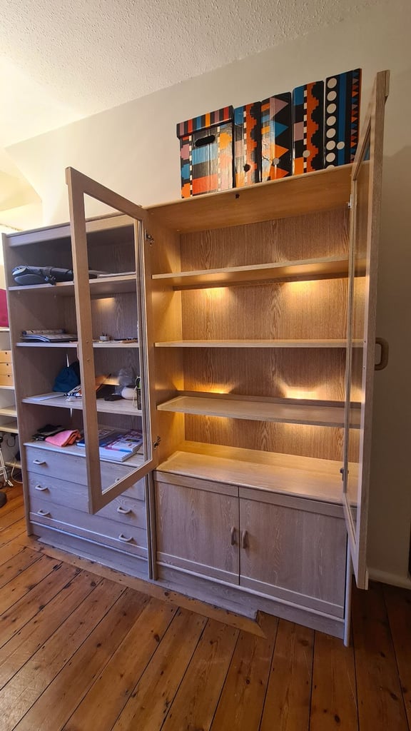 Display cabinet with 6 lights/2 glass doors. Collect London SW6 1UP
