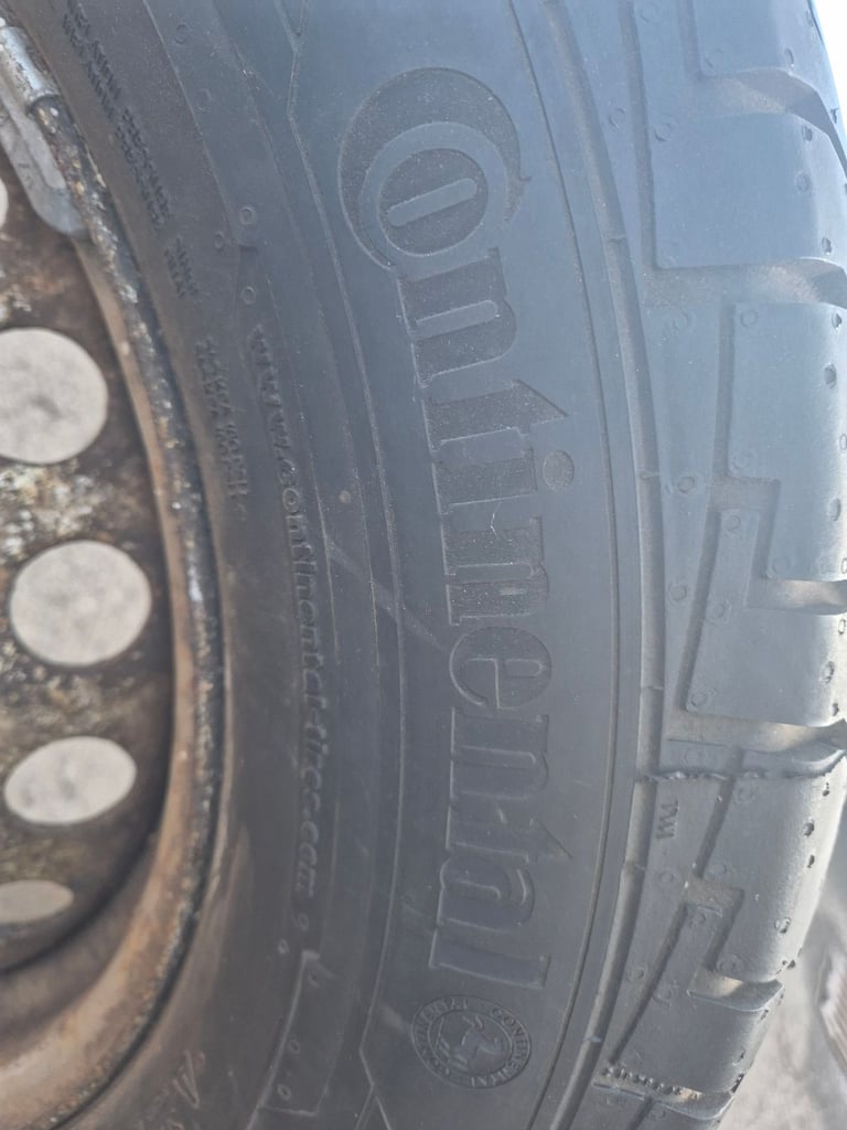 Continental van tyre 235/65/16
