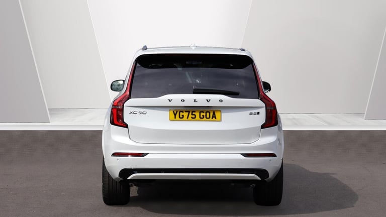 2025 Volvo XC90 B5 (P) AWD Plus Dark (Harman Kardon Sound, 360 Camera, Apple CarPlay, BLIS) ESTAT...