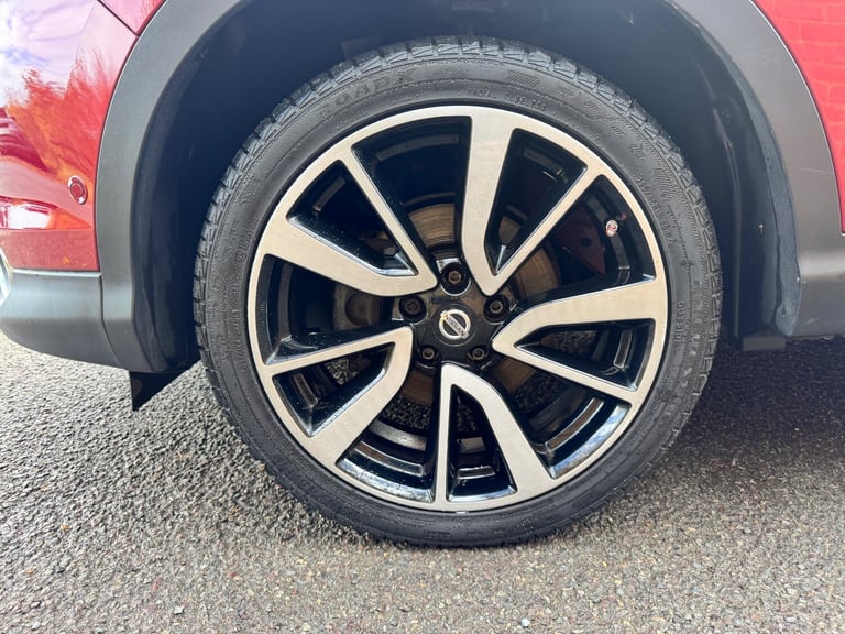 2015 Nissan Qashqai 1.6 DiG-T Tekna [Non-Panoramic] 5dr HATCHBACK Petrol Manual