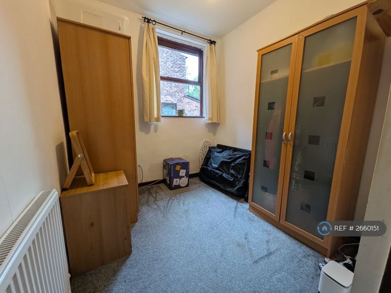 2 bedroom flat in Circular Rd, Manchester, M20 (2 bed) (#2660151)
