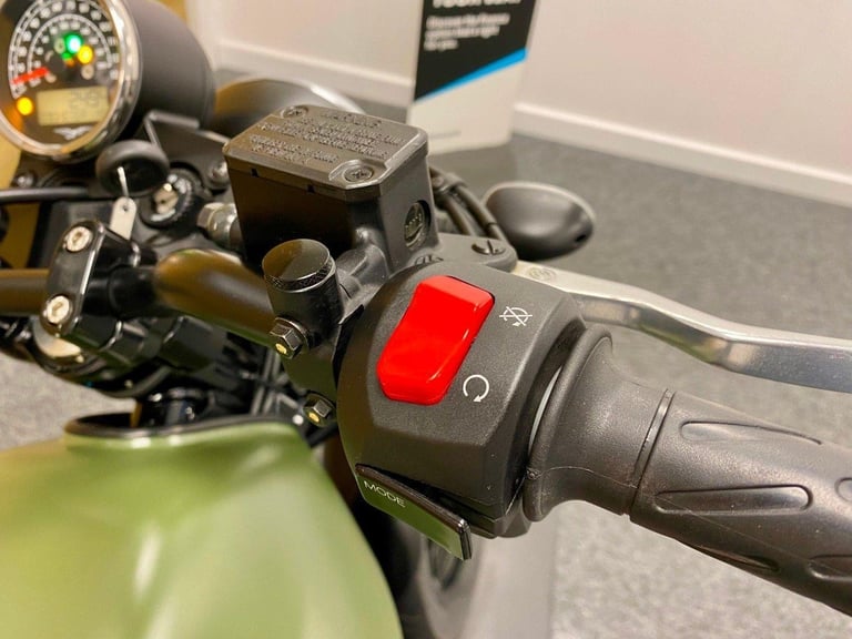 2018 MOTO GUZZI V7 STONE, ONLY 2494 MILES, FSH, COOL ITALIAN RETRO