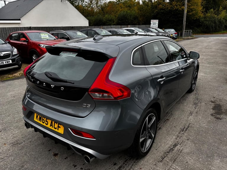 2015 Volvo V40 2.0 D3 R-Design Nav Euro 6 (s/s) 5dr HATCHBACK Diesel Manual