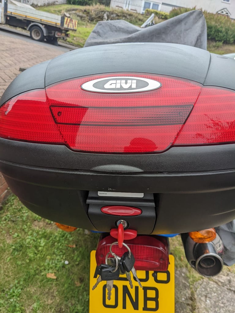 Givi top box and base plate