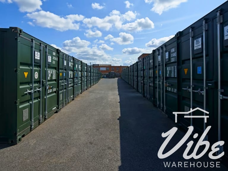 Affordable and Secure Storage Containers in Docklands – E16