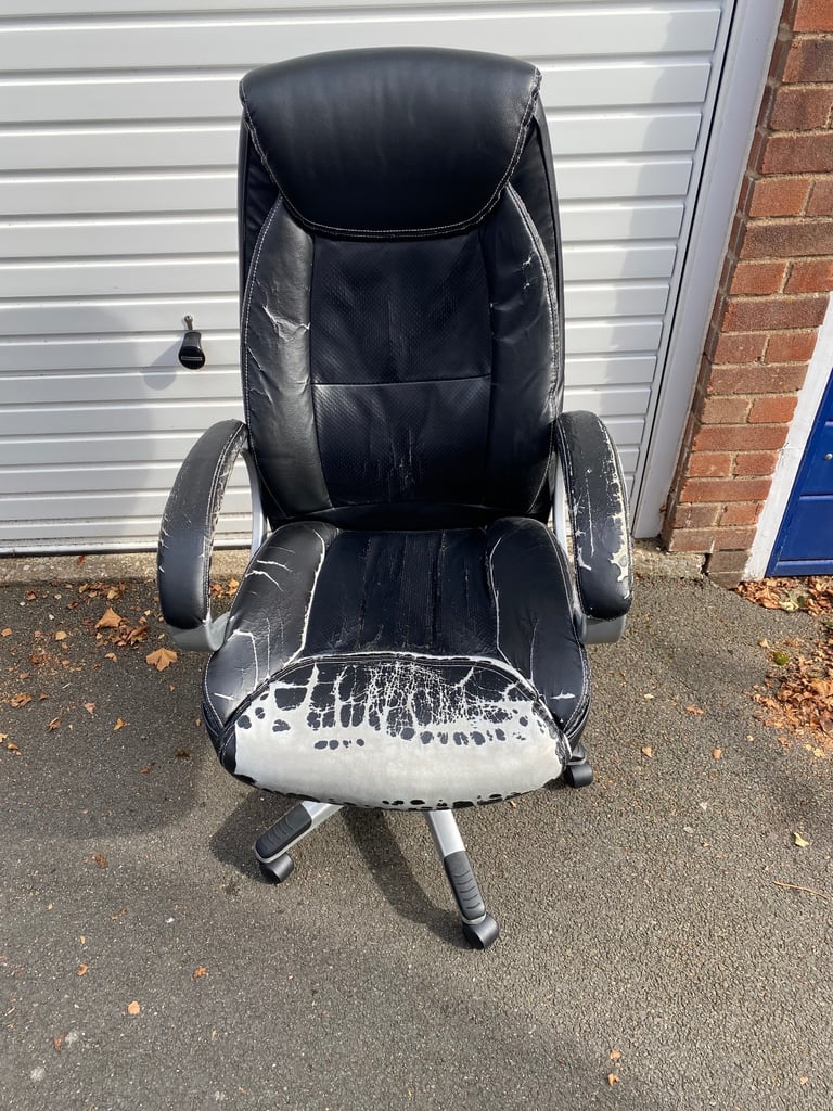 image for OFFICE / GAMING CHAIR FO FREE