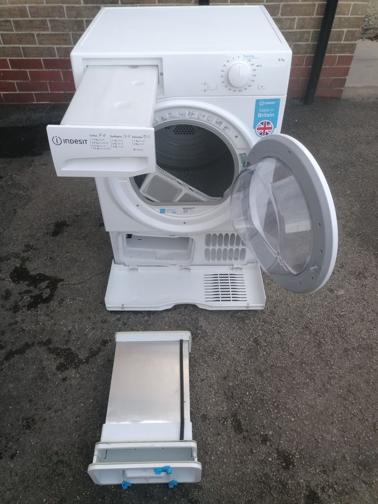 TUMBLE DRYER CONDENSER TUMBLE DRYER LARGE 8 KILOGRAM DRUM CAPACITY INDESIT CAN DELIVER £160