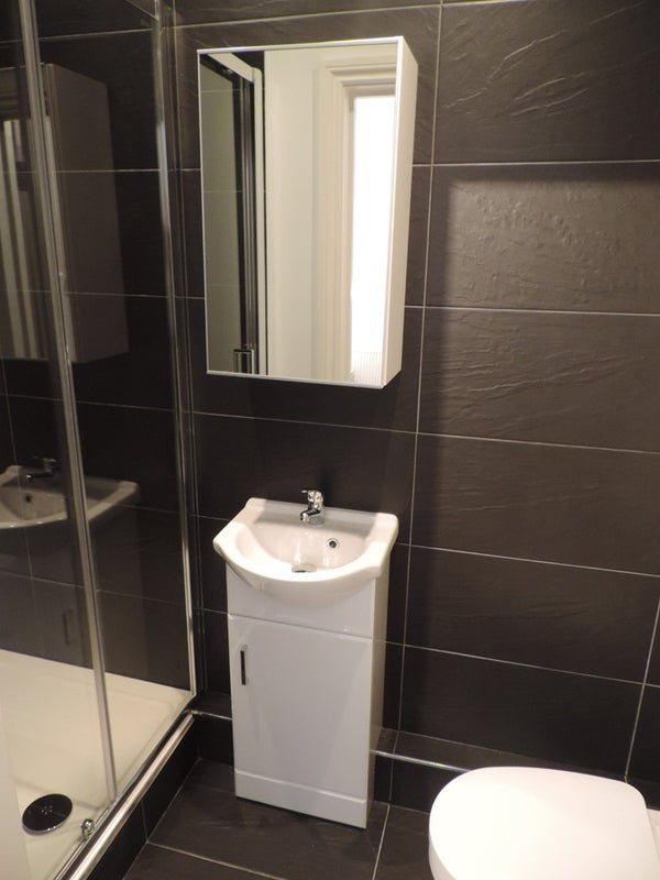 ☀️ Shared Room ✅ Furnished Space