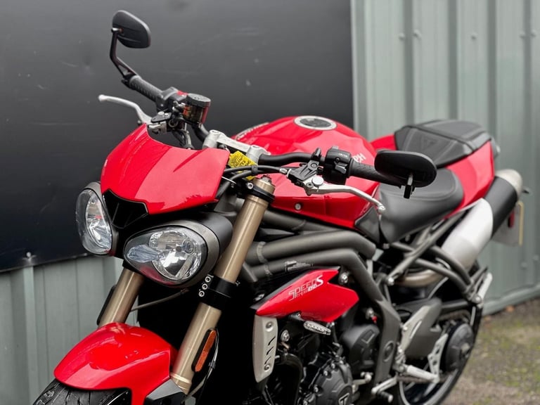 Stunning 2016/66 Triumph Speed Triple 1050 S Motorcycle