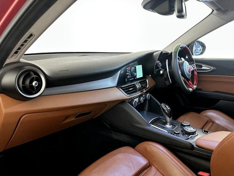 2017 Alfa Romeo Giulia 2.0 TB 280 Veloce 4dr Auto SALOON PETROL Automatic